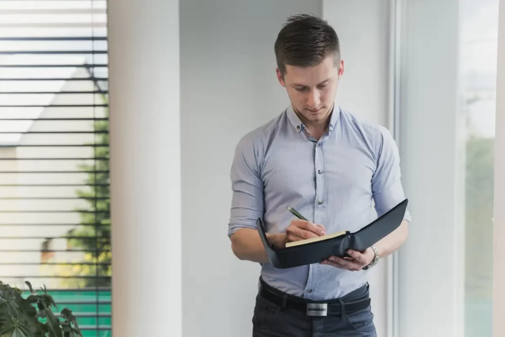 Executive assistant Executive assistant writing
