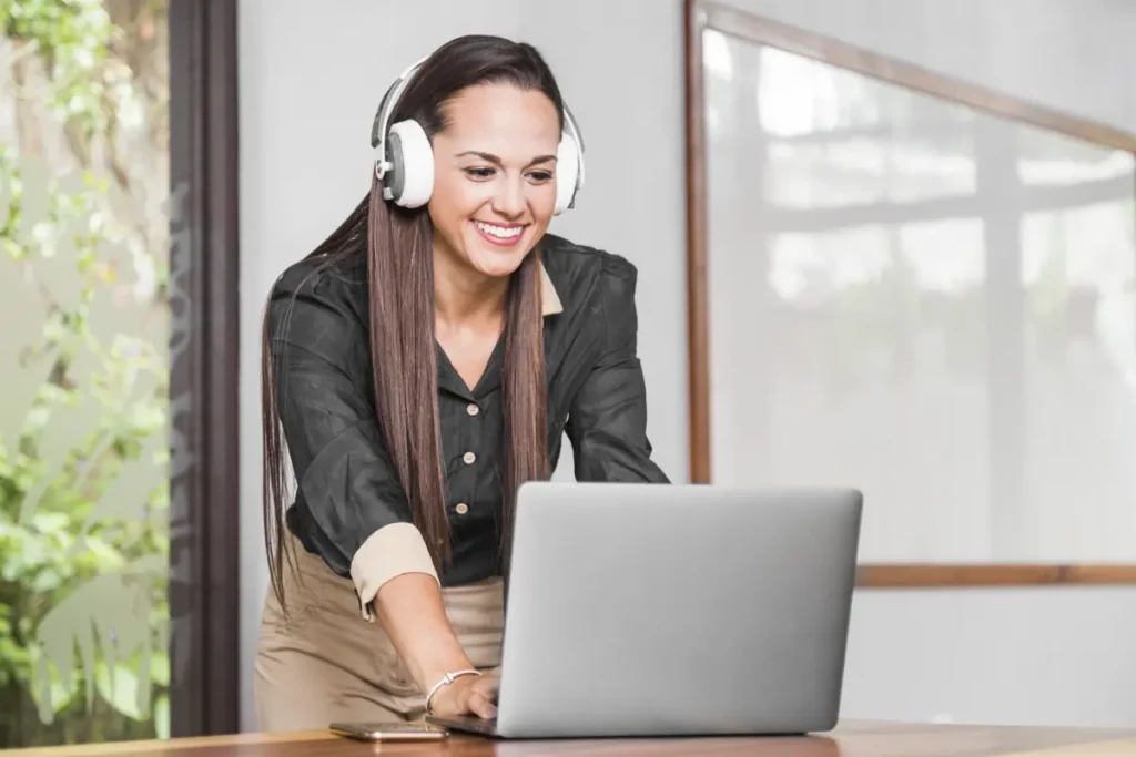 Virtual assistant Virtual legal assistant working on a case